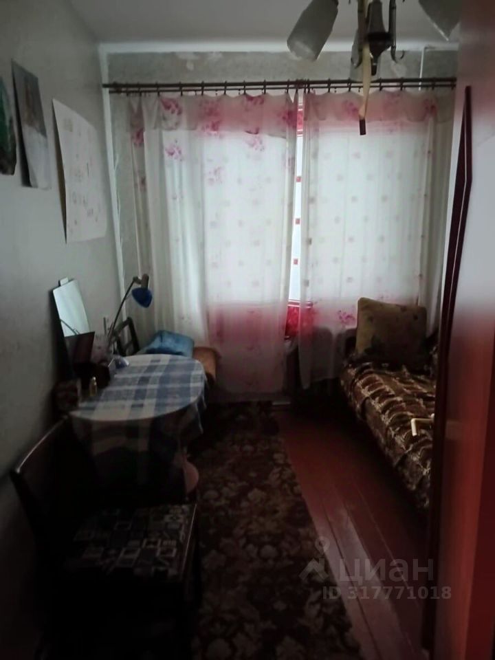 Продажа 3-комн квартиры на вторичном рынке пос. Володарское, 2