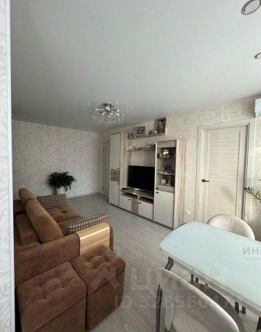 Продажа 2-комн квартиры на вторичном рынке Зеленый проспект, 85