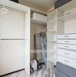 Продажа 3-комн квартиры на вторичном рынке Стачек пр-кт,  д. 204