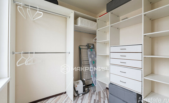 Продажа 3-комн квартиры на вторичном рынке Стачек пр-кт,  д. 204