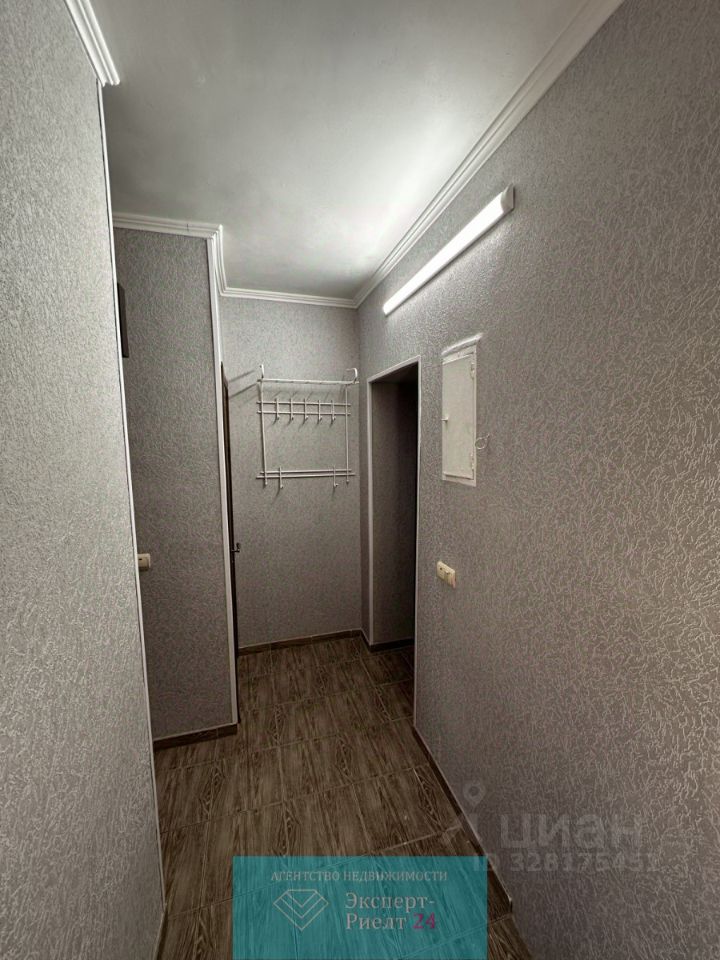 Продажа 2-комн квартиры на вторичном рынке Лобня, улица 9 Квартал, 2