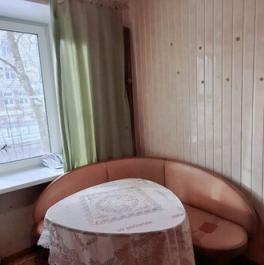 Продажа 1-комн квартиры на вторичном рынке ул Конюшенная,  д. 27/44