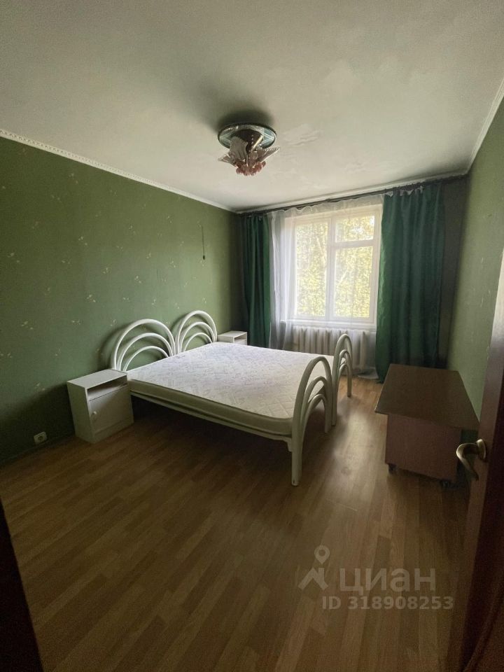 Продажа 3-комн квартиры на вторичном рынке Дедовск г., улица Красный Октябрь, 1