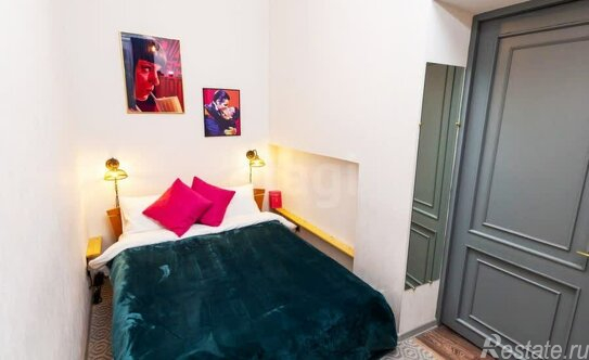 Продажа 2-комн квартиры на вторичном рынке Реки Мойки наб,  д. 27