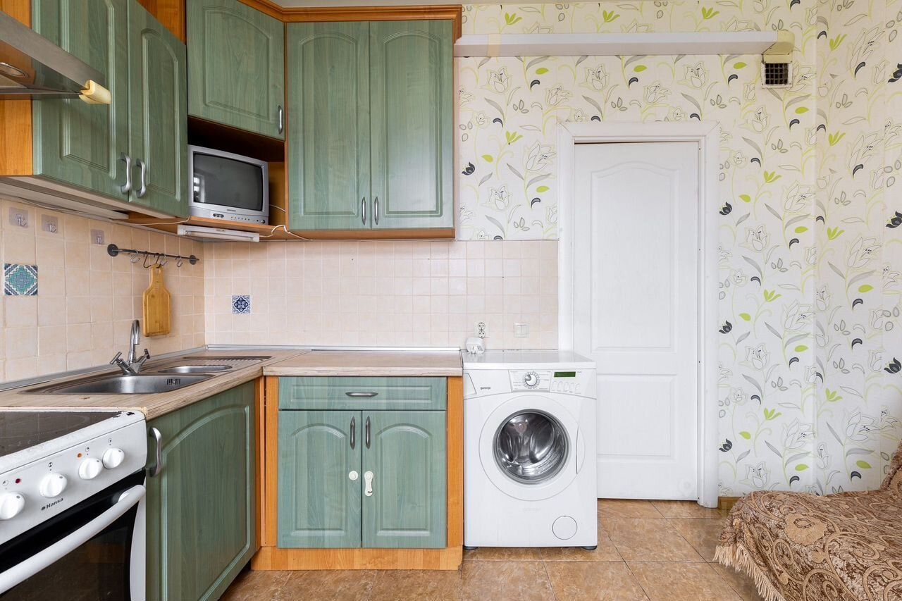 Продажа 1-комн квартиры на вторичном рынке Богатырский проспект, 26к1