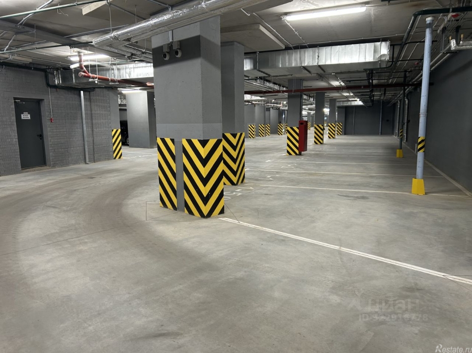 Аренда гаража улица Кустодиева,  д. 5 к1