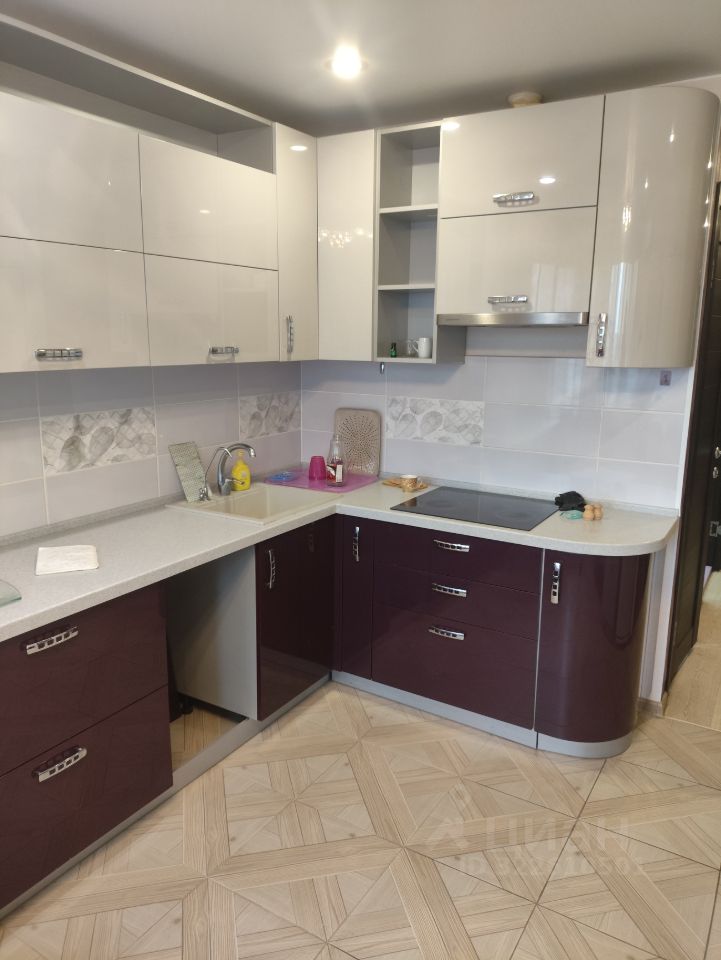 Продажа 2-комн квартиры на вторичном рынке Северный кв-л, д. Сапроново, Купелинка мкр, 12