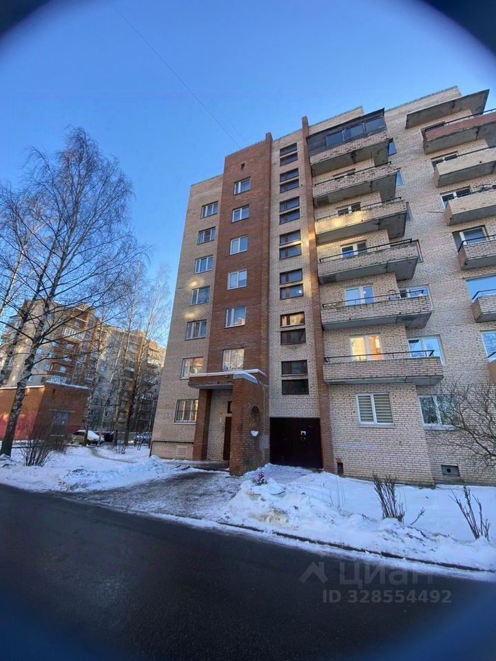 Продажа 2-комн квартиры на вторичном рынке Петергоф, Чичеринская улица, 7