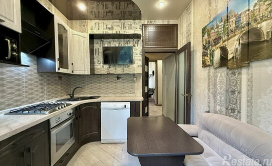 Продажа 3-комн квартиры на вторичном рынке улица Пограничника Гарькавого,  д. 5 к1