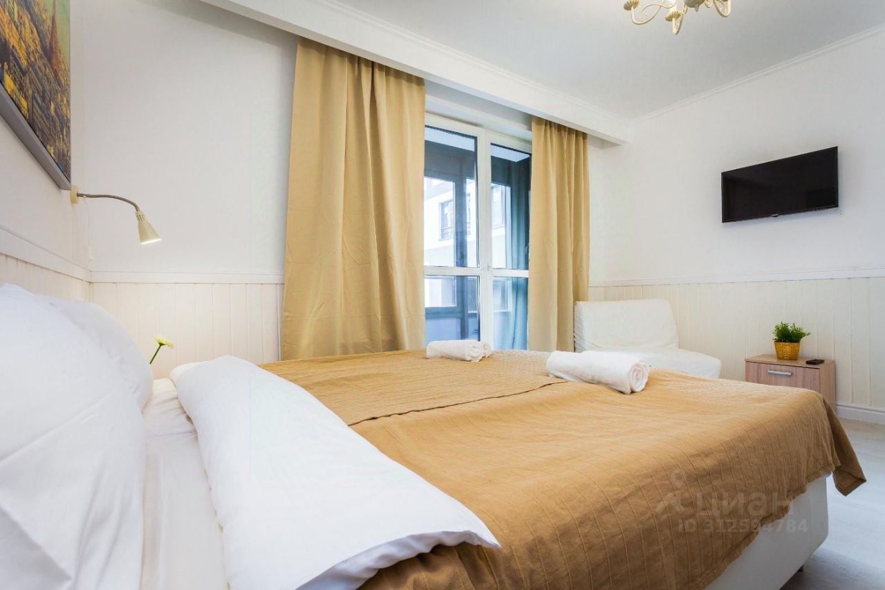 Продажа 4-комн квартиры на вторичном рынке Кременчугская улица, 9К1