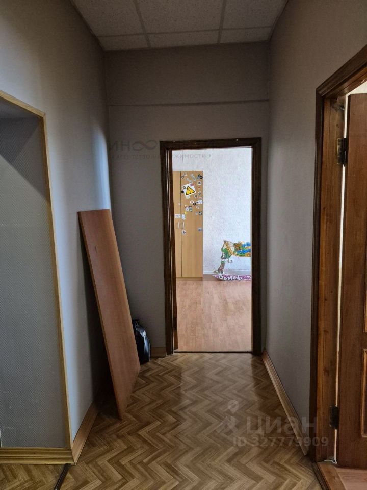 Продажа 4-комн квартиры на вторичном рынке улица Ленинская Слобода, 4