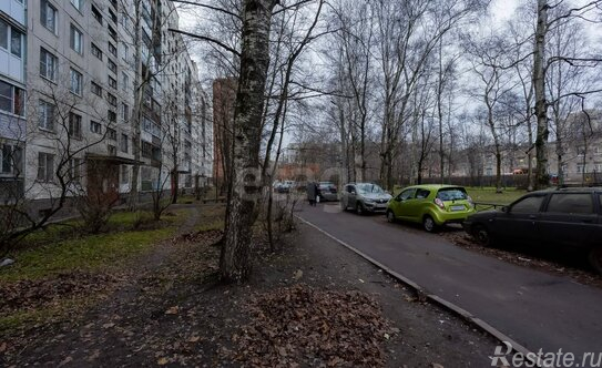 Продажа 4-комн квартиры на вторичном рынке Искровский пр-кт,  д. 10,  к. 2