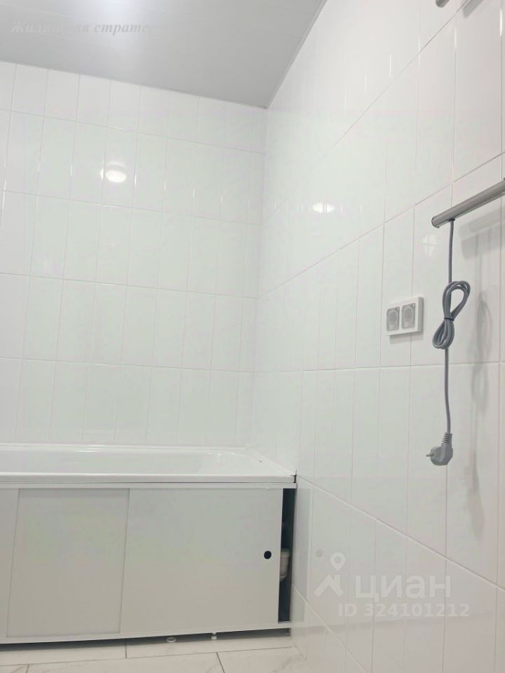 Продажа 2-комн квартиры на вторичном рынке улица Лавочкина, 8А