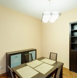 Продажа 2-комн квартиры на вторичном рынке улица Оружейника Фёдорова,  д. 4