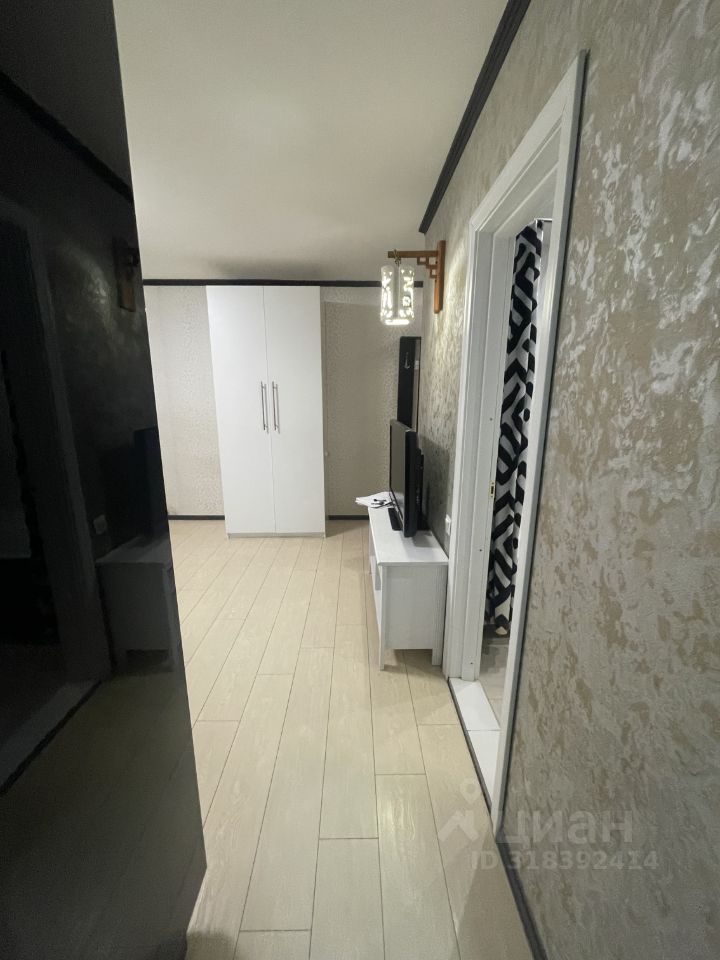 Продажа 1-комн квартиры на вторичном рынке Микрорайон Западный остров, д. Бузланово,  д. к1