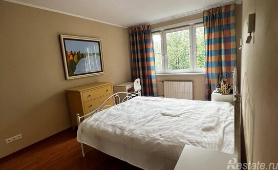 Продажа 2-комн квартиры на вторичном рынке улица Кедрова,  д. 3