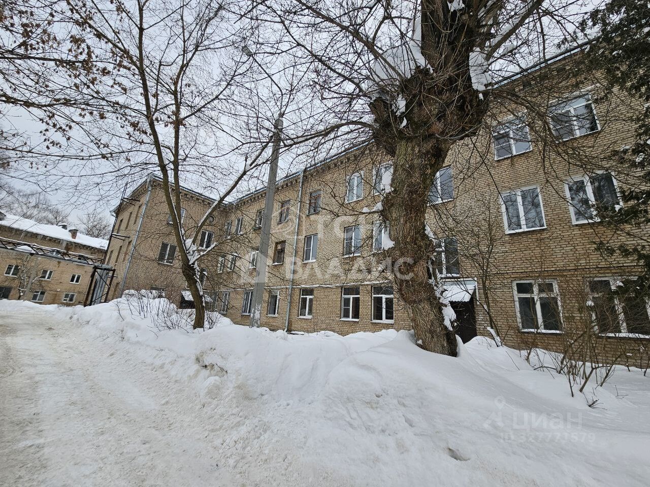 Продажа 3-комн квартиры на вторичном рынке Заветы Ильича мкр, Пушкино, Железнодорожная улица,  д. 13