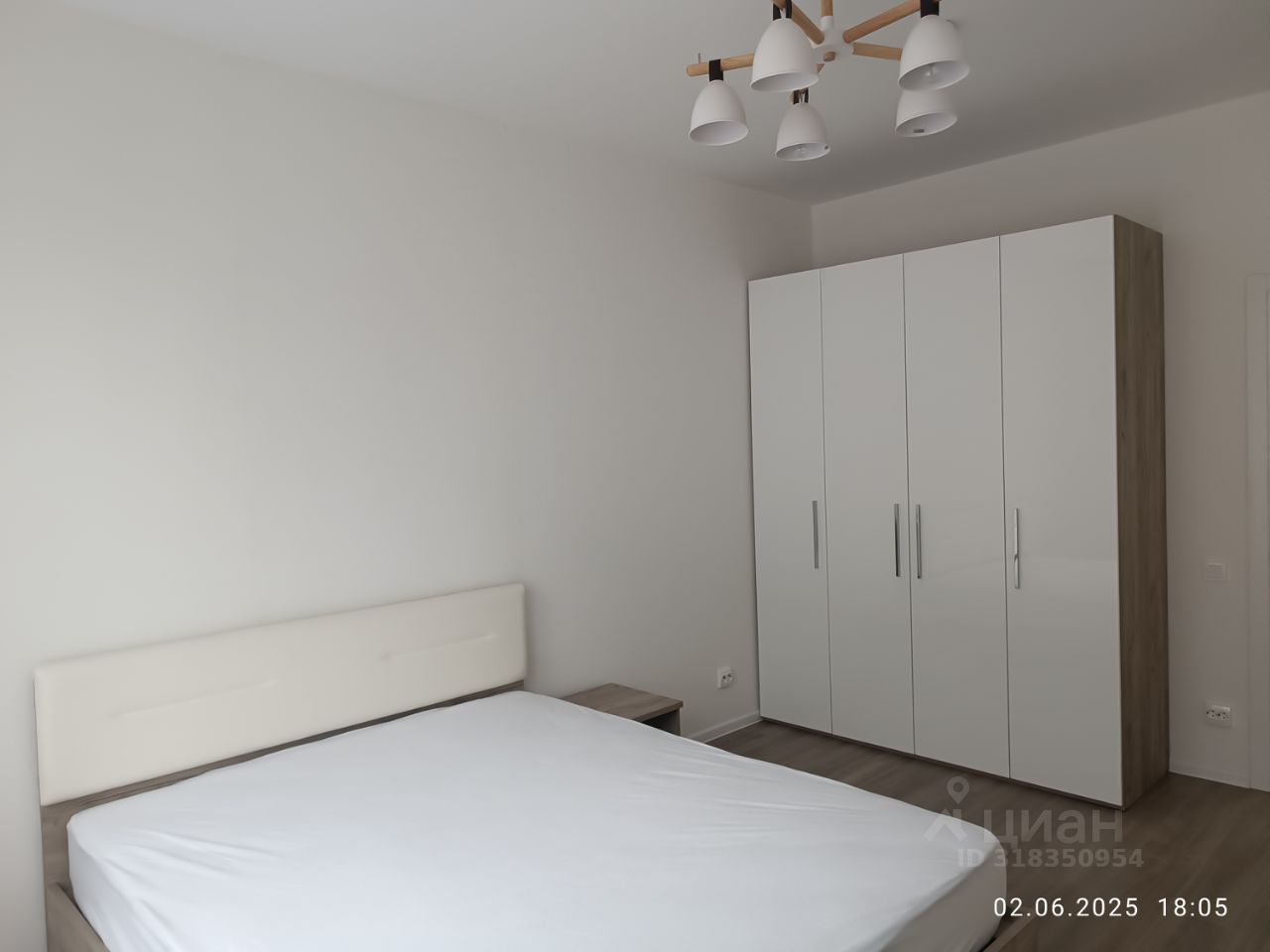 Аренда 2-комн квартиры на вторичном рынке Октябрьская набережная, 40