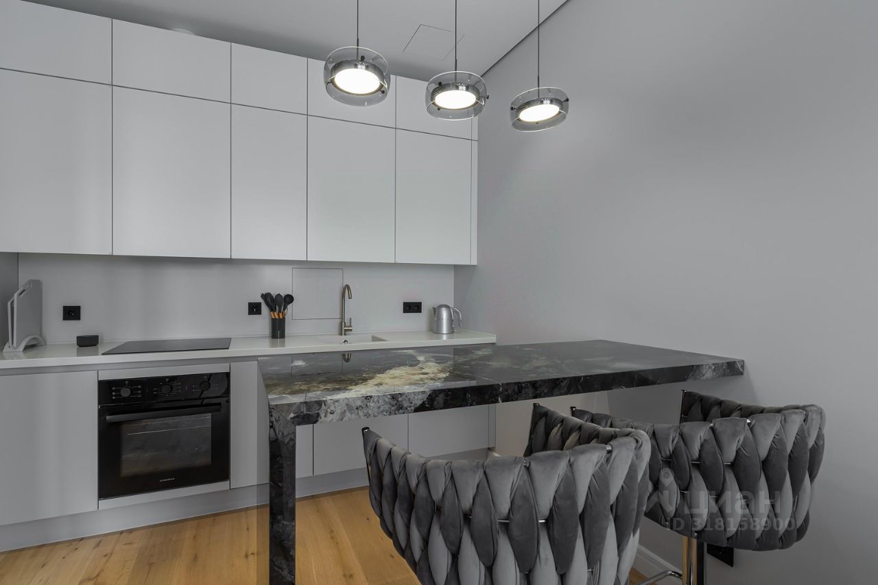 Продажа 2-комн квартиры на вторичном рынке площадь Курского Вокзала, 1