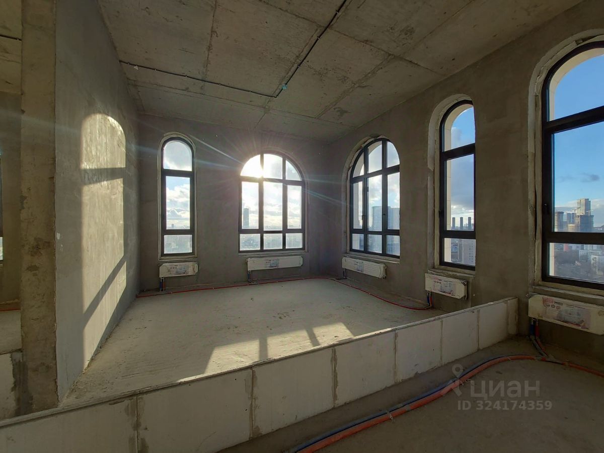 Продажа 4-комн квартиры на вторичном рынке проезд Ольминского, 4