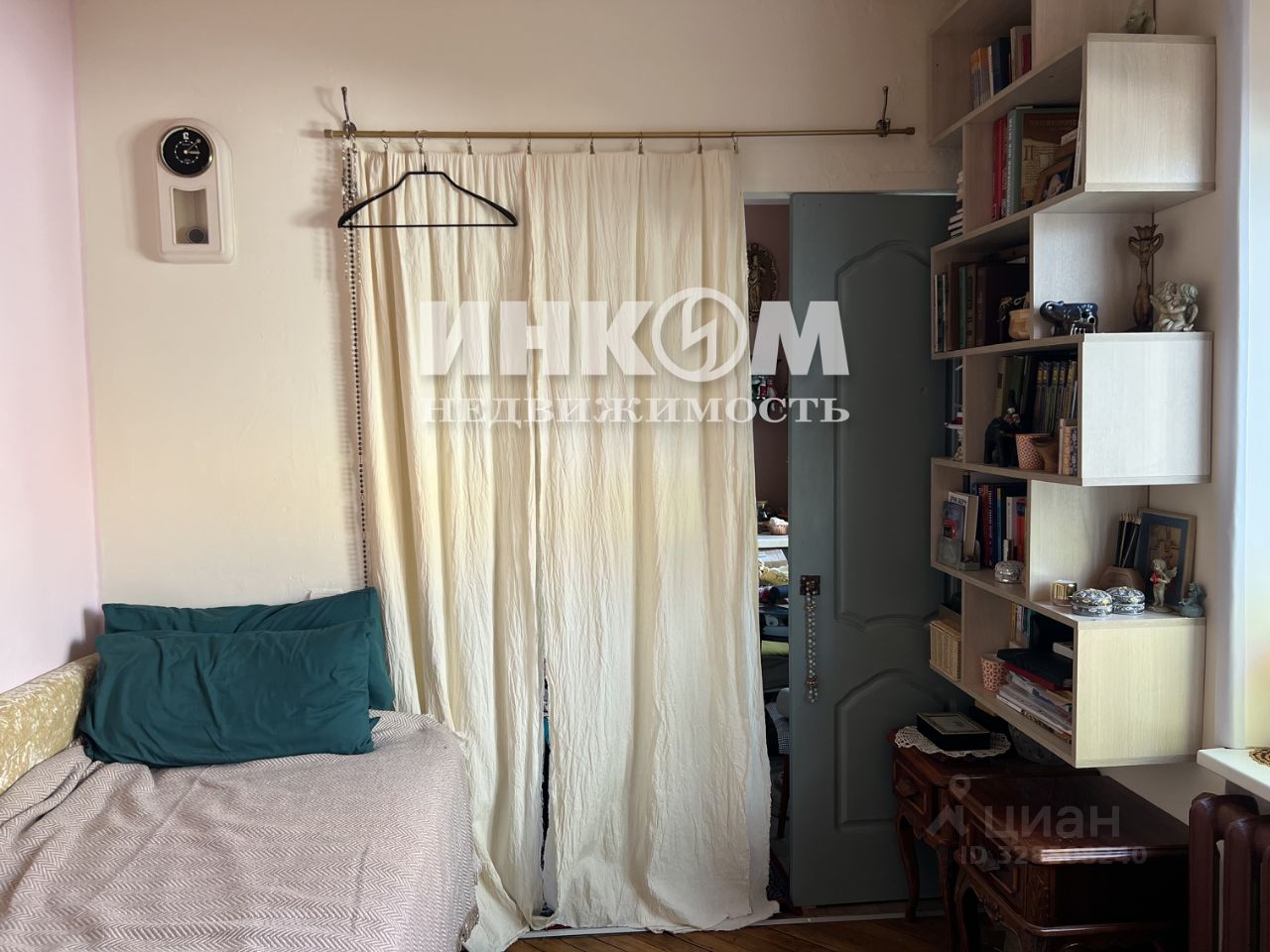 Продажа 2-комн квартиры на вторичном рынке Туристская улица, 4К4