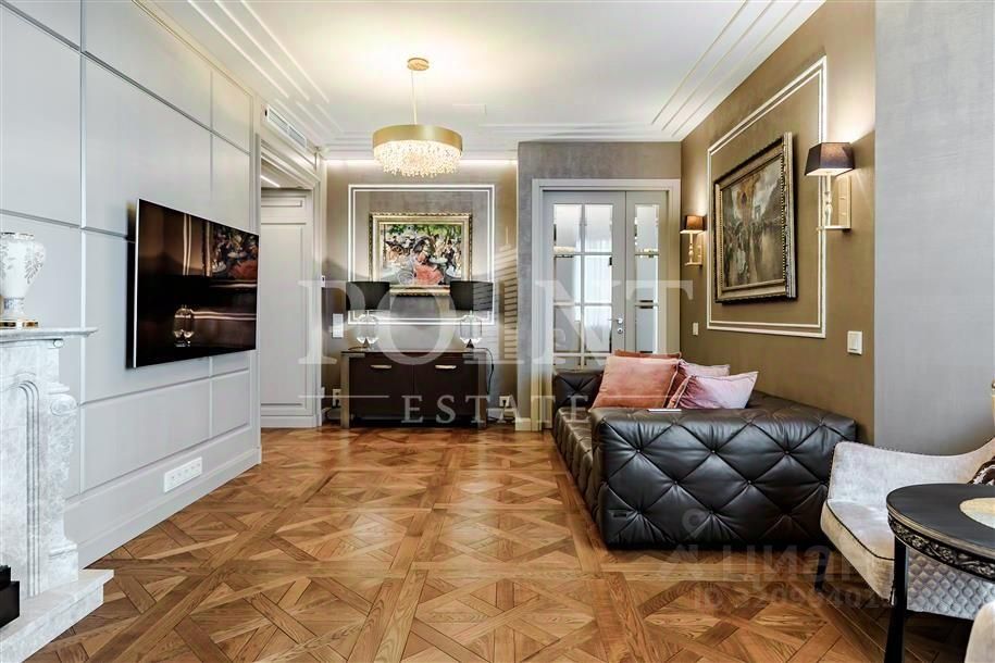 Продажа 4-комн квартиры на вторичном рынке улица Исаковского, 39К1