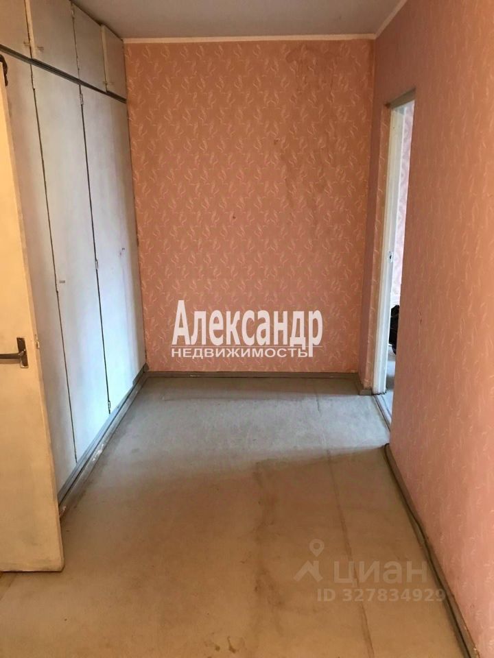 Продажа 2-комн квартиры на вторичном рынке Синявино городской поселок, улица Кравченко,  д. 19