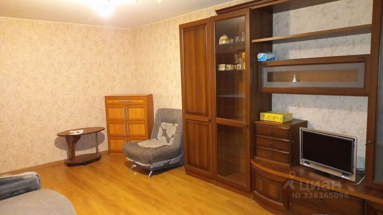Аренда 1-комн квартиры на вторичном рынке Обухово пгт, улица Карьер, 2