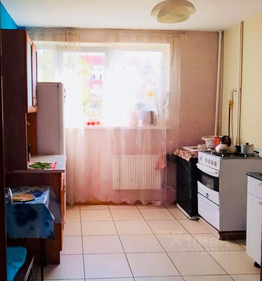 Продажа 2-комн квартиры на вторичном рынке улица Маршала Захарова, 17К2