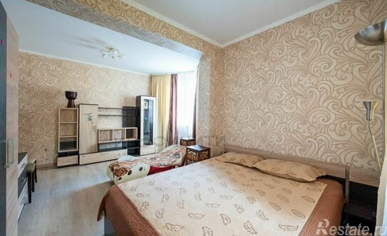 Продажа 3-комн квартиры на вторичном рынке Защитников Москвы пр-кт