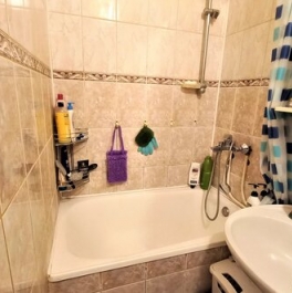 Продажа 2-комн квартиры на вторичном рынке улица Марии Ульяновой,  д. 23