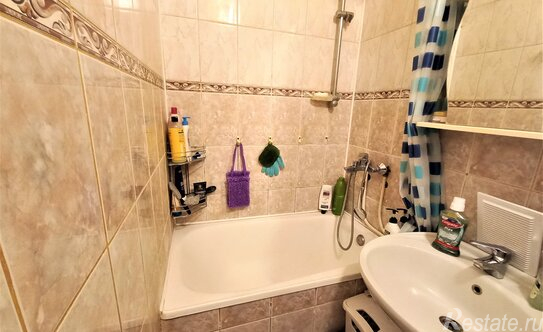 Продажа 2-комн квартиры на вторичном рынке улица Марии Ульяновой,  д. 23