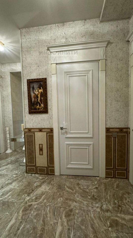 Продажа 4-комн квартиры на вторичном рынке улица Земляной Вал, 25