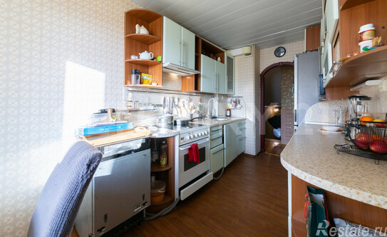 Продажа 2-комн квартиры на вторичном рынке Взлётная улица,  д. 13