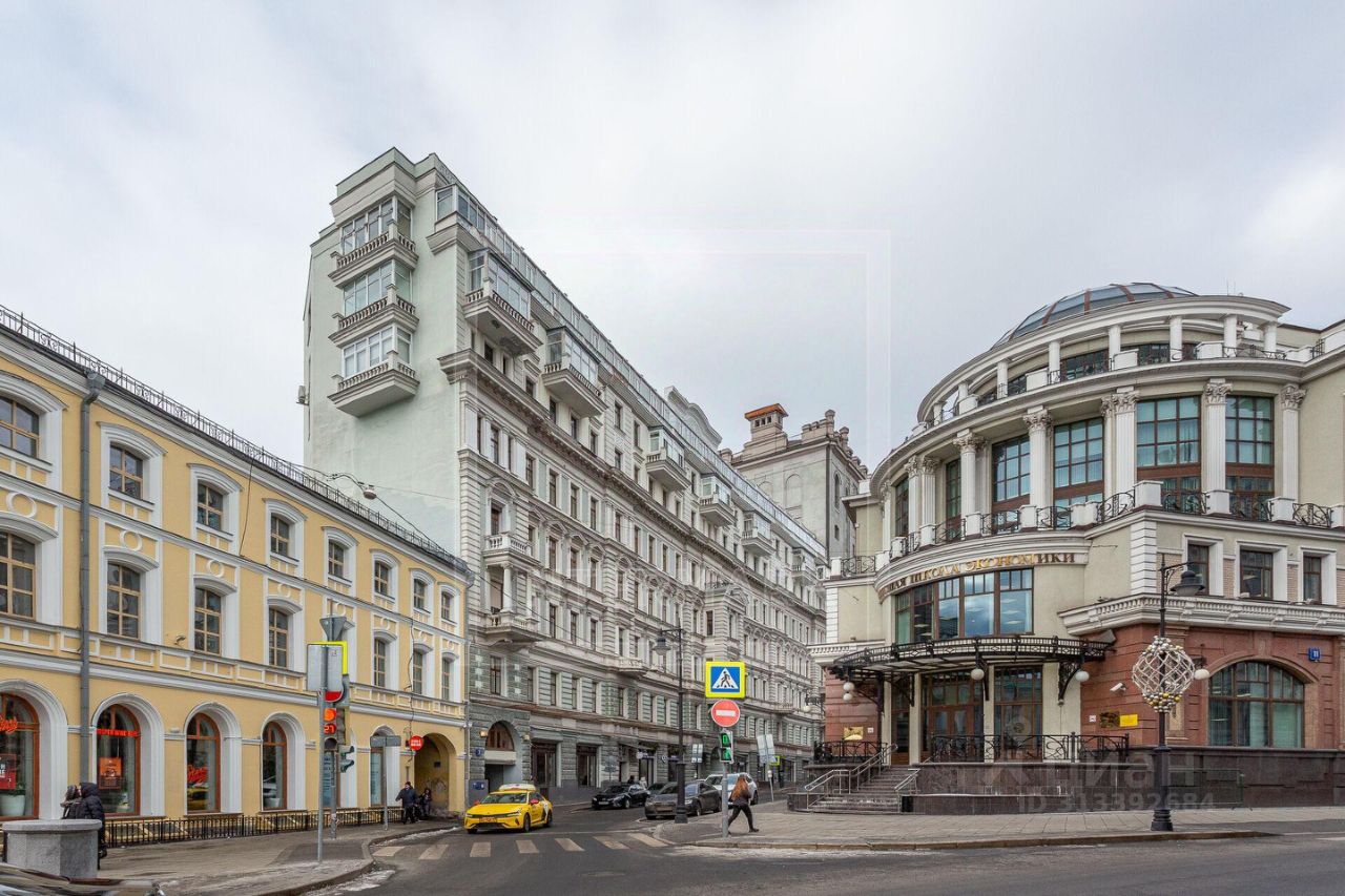 Продажа 3-комн квартиры на вторичном рынке Милютинский переулок, 3