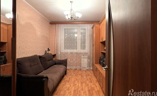 Продажа 2-комн квартиры на вторичном рынке ул Раменки,  д. 8,  к. 1