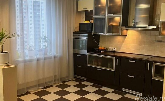 Продажа 3-комн квартиры на вторичном рынке улица Савушкина