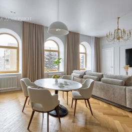 Продажа 4-комн квартиры на вторичном рынке Сытнинская улица,  д. 10