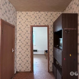 Аренда 3-комн квартиры на вторичном рынке улица Брусилова,  д. 21