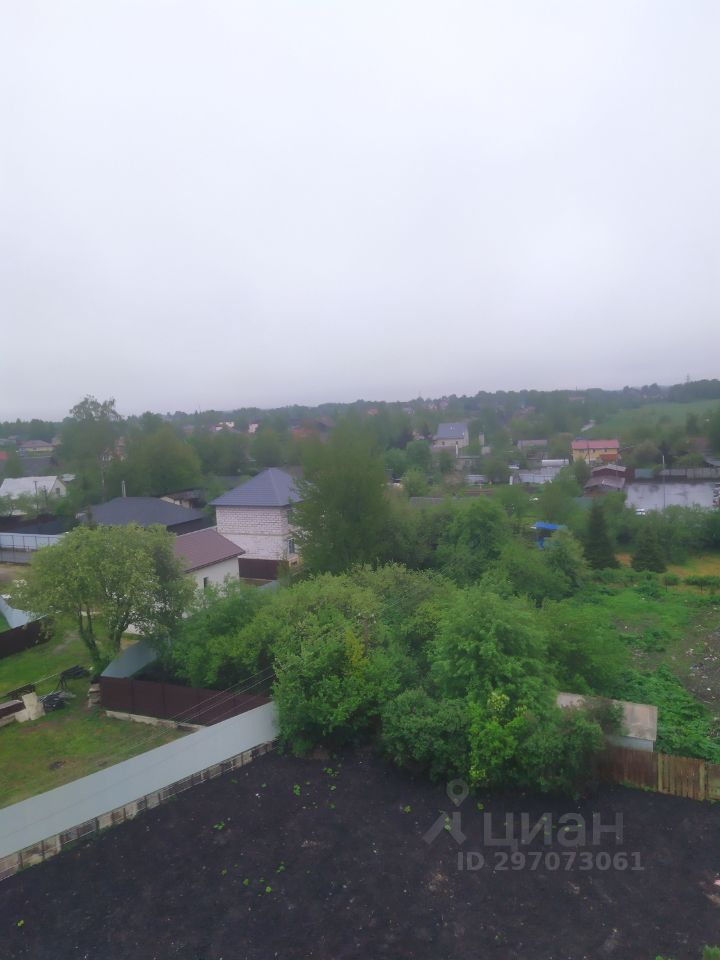 Продажа 3-комн квартиры на вторичном рынке д. Янино-2, улица Рябиновая, 8к4