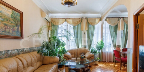 4-комн квартира 14-я линия,  д. 99