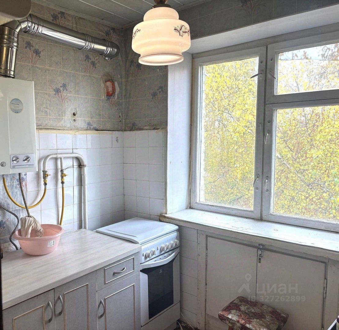 Продажа 2-комн квартиры на вторичном рынке Щелково, Первомайская улица,  д. 42