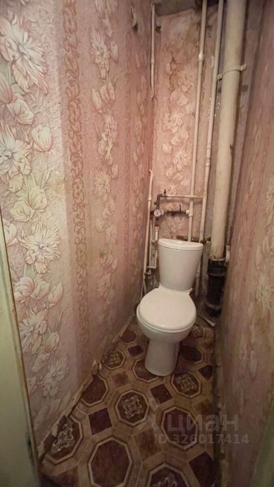 Продажа 1-комн квартиры на вторичном рынке пос. Оредеж, улица Карла Маркса, 10