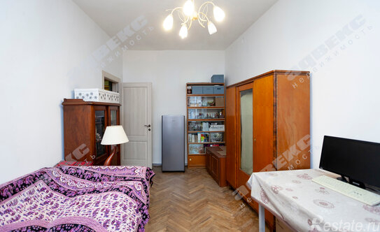 Продажа 4-комн квартиры на вторичном рынке ул Яблочкова,  д. 1