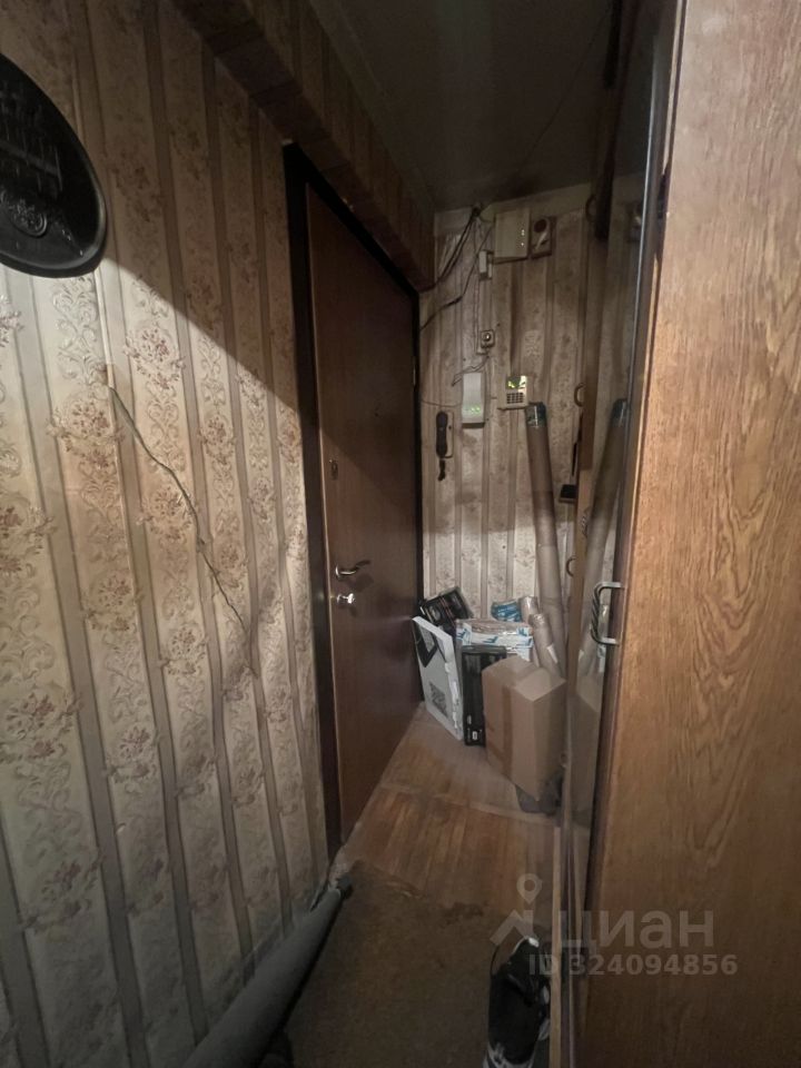 Продажа 2-комн квартиры на вторичном рынке Зеленый проспект, 60/35