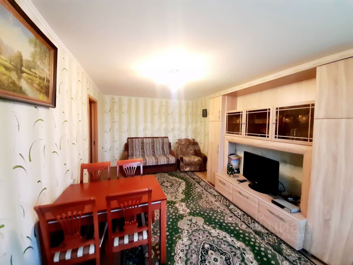 Продажа 2-комн квартиры на вторичном рынке Кириши, Советская улица, 13