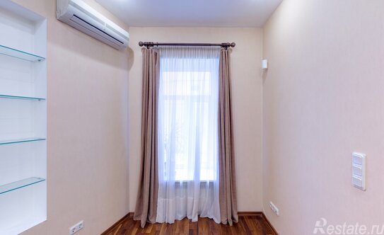 Продажа 2-комн квартиры на вторичном рынке улица Оружейника Фёдорова,  д. 4