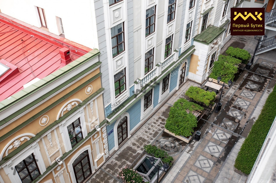 Продажа 2-комн квартиры на вторичном рынке Конногвардейский б-р,  д. 5