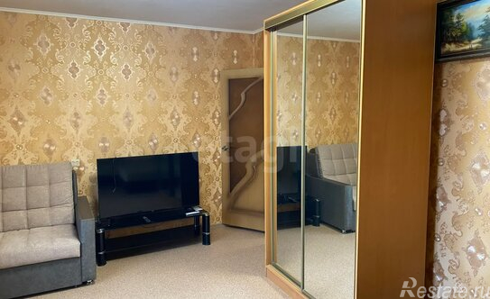 Продажа 3-комн квартиры на вторичном рынке Кириши г, Героев пр-кт,  д. 17