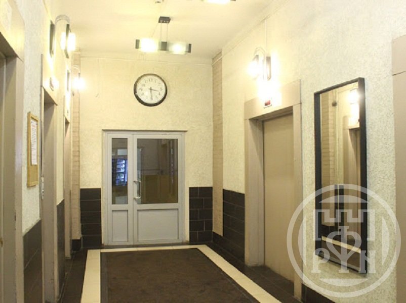 Продажа 3-комн квартиры на вторичном рынке Ударников просп.,  д. 33